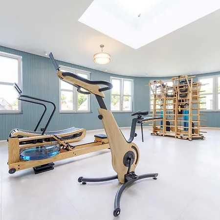 2-zimmer Sonnengott, Zwischen Ostsee Und Bodden Mit Sued- Und Westbalkon 欧巴德伍斯图