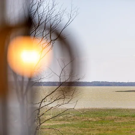 Apartment 2-zimmer Zwischen Ostsee Und Bodden Mit Sued- Und Westbalkon *