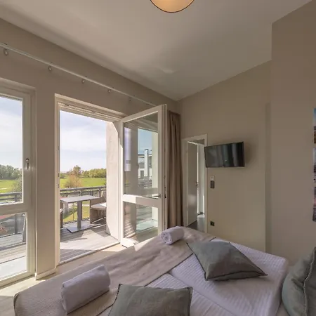 2-zimmer Sonnengott, Zwischen Ostsee Und Bodden Mit Sued- Und Westbalkon *