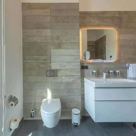 2-zimmer Sonnengott, Zwischen Ostsee Und Bodden Mit Sued- Und Westbalkon * 欧巴德伍斯图